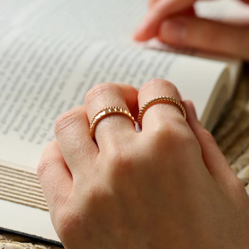 Bagues eco responsables boucles d'oreilles mini-créoles pour femme en or vermeil 18 carats