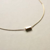 Collier pendentif rectangulaire minimaliste en or vermeil pour femme